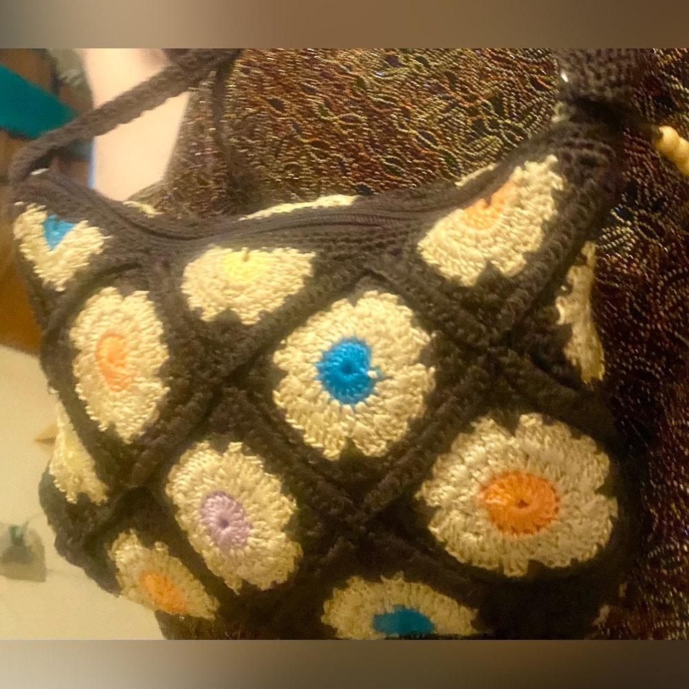 SENT AS FREE GIFT!  SAK Crocheted Floral Purse with Top Zipper, Long Strap - Picture 3 of 9